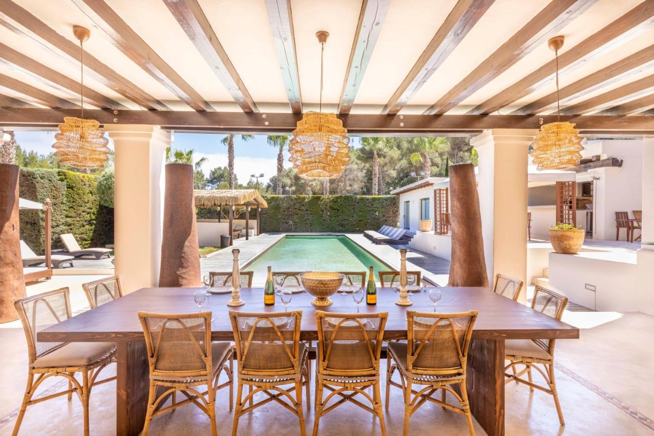 Oasis Villas Complex Cala Llonga  Esterno foto