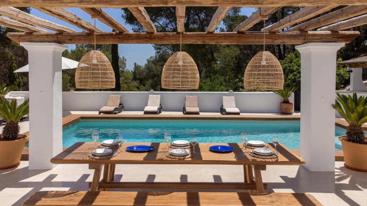 Oasis Villas Complex Cala Llonga  Esterno foto