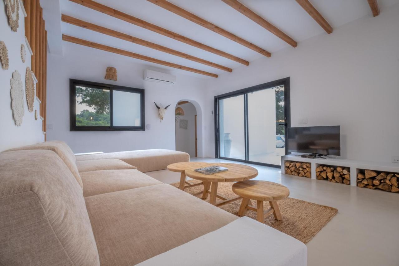Oasis Villas Complex Cala Llonga  Esterno foto